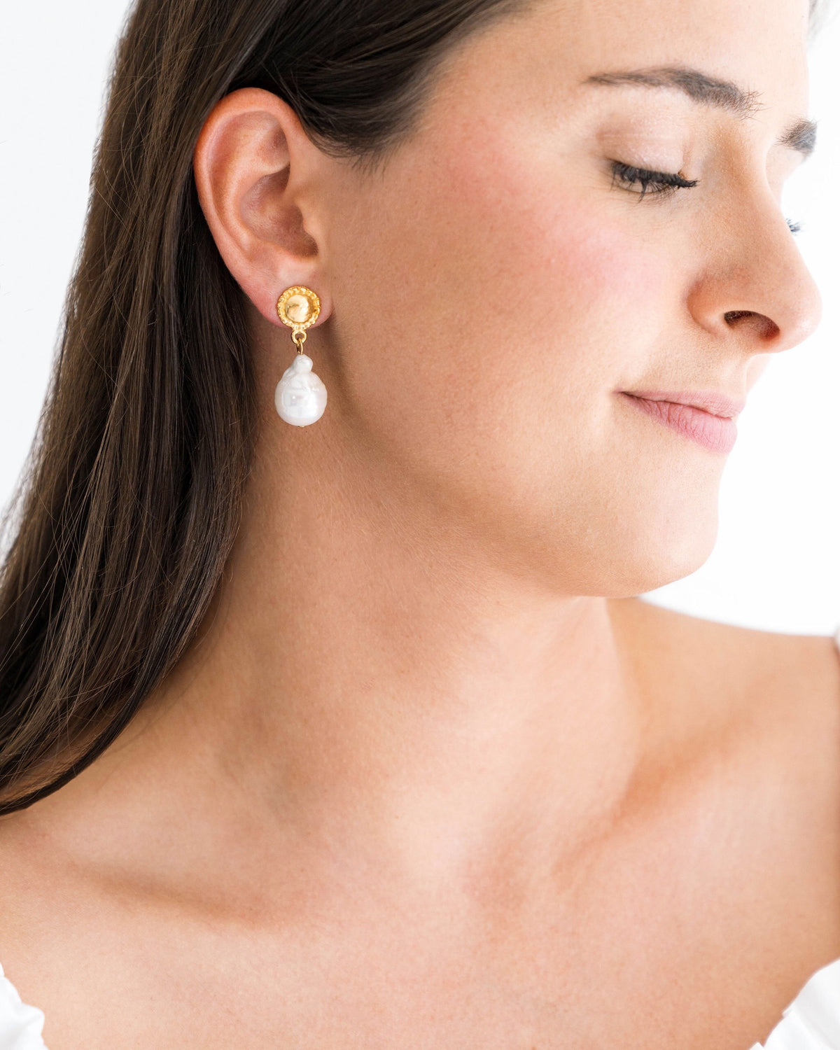Susan Shaw Gold Cab w/ Baroque Pearl Earrings