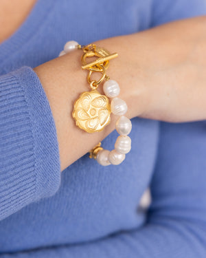 Oyster Plate Pearl Bracelet