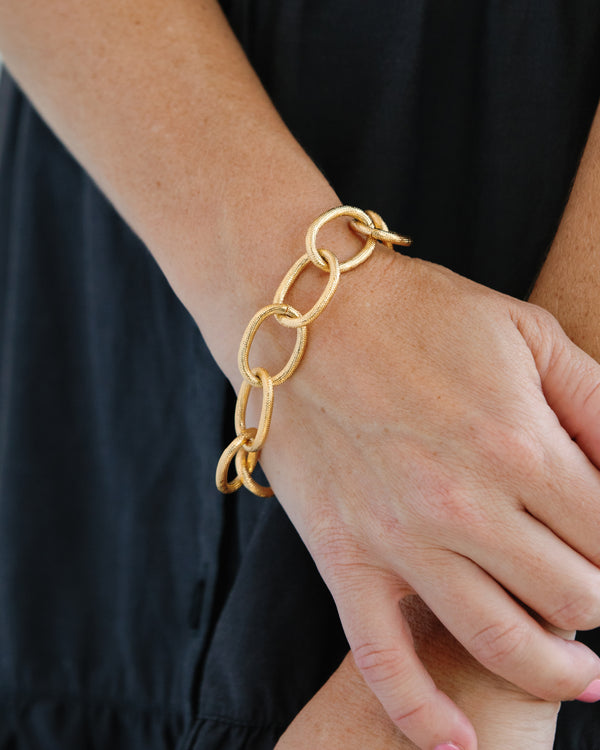 Solo Loop-in-loop Chain Bracelet