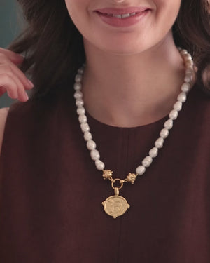 Retriever Pearl Necklace