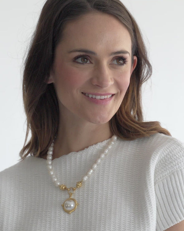 Freshwater Pearl Cab Necklace