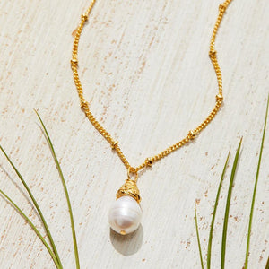 Dainty Pearl Drop Necklace