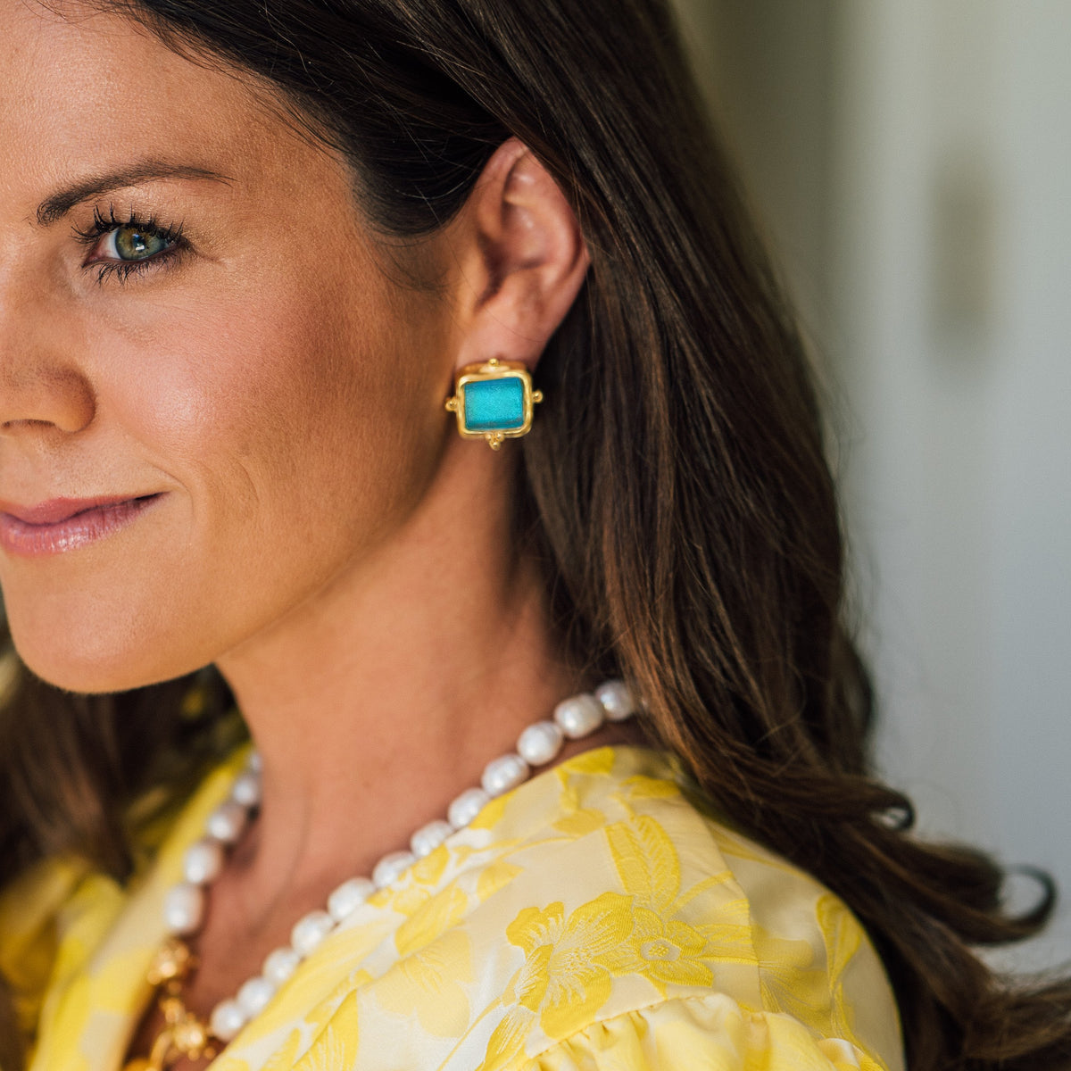 Caribbean Blue + Clip Back